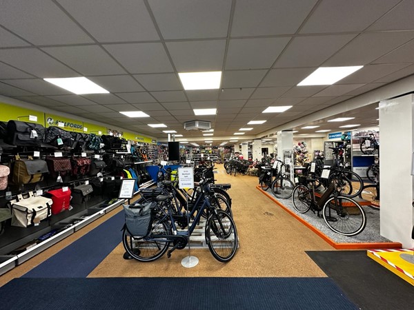 Binnnekant vanaf entree vooruit.jpg